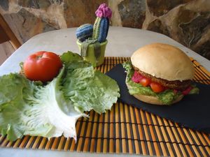 Vegetarian hamburger at VA De BO in Mallorca