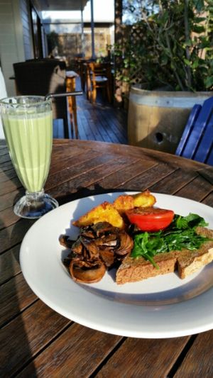 Vegan cooked breakfast & Kale smoothie at Hislop's Cafe in Kaikoura