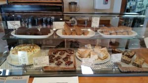 Cabinet treats April 2016 at Hislop's Cafe in Kaikoura