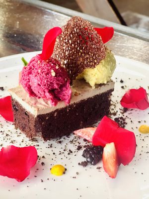 🍰🍨  at The Pitted Date in Playa Del Carmen