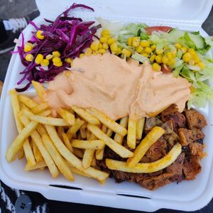 Vöner Teller to Go at Lavash in Hannover