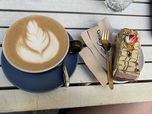 Coffee & strawberry pistachio cake  at Ginko - Greenhouse in Graz