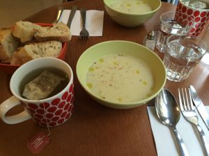 Jerusalem artichoke and leek soup at ivlo in Paris
