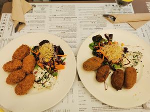 Croquettas at Hicuri in Granada