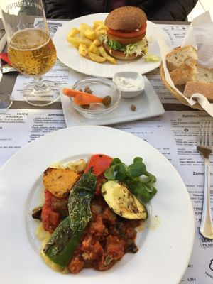 Ratatouille and chicken sandwich   at Hicuri in Granada