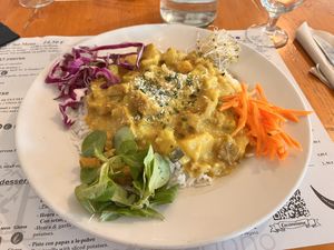 Seitán con curry  at Hicuri in Granada