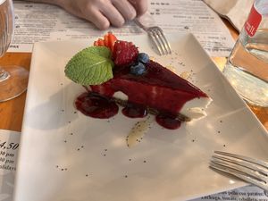 Trata de "queso”  at Hicuri in Granada