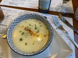 Crema de verduras  at Hicuri in Granada