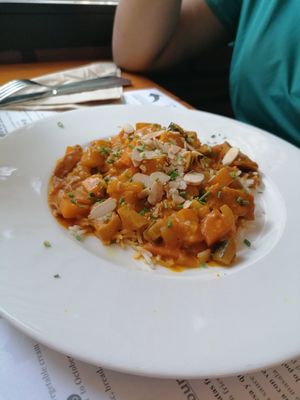 Seitan tikka masala at Hicuri in Granada
