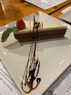 Tarta de chocolate   at Hicuri in Granada