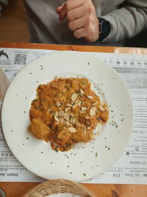 Saitan tikka masala at Hicuri in Granada