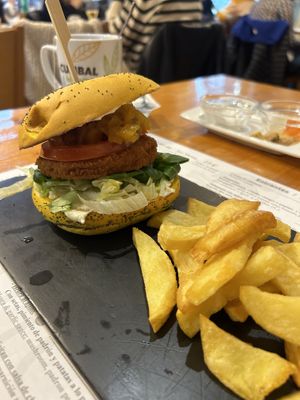 Burger estilo pollo  at Hicuri in Granada