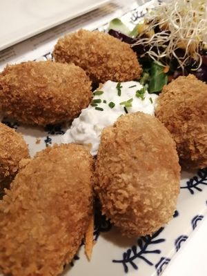 Muy sabrosas las croquetas de Shitake at Hicuri in Granada