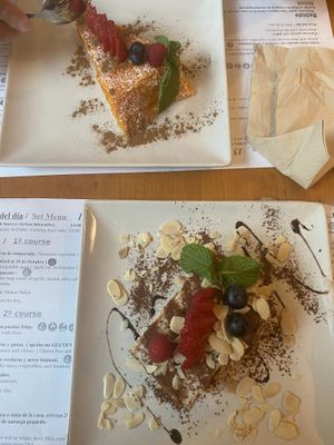 Tiramisu and carrot cake   at Hicuri in Granada