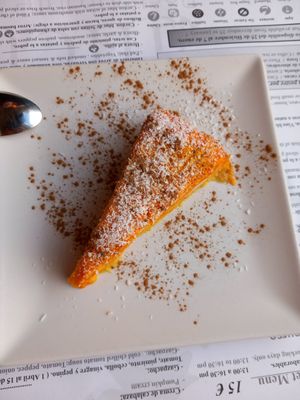 Carrot cake at Hicuri in Granada