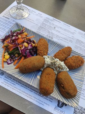 Croquetas at Hicuri in Granada