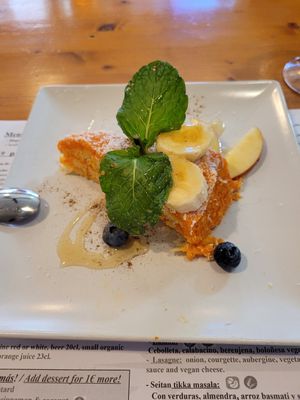 Carrot cake at Hicuri in Granada