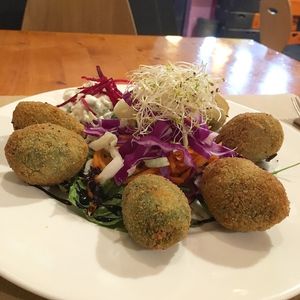 Croquetas at Hicuri in Granada