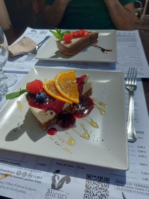 Tartas at Hicuri in Granada