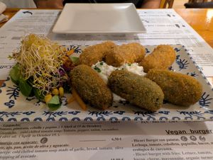 Croquettas mixed at Hicuri in Granada