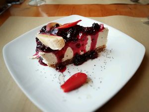 raw vegan cheesecake ♥️ at Hicuri in Granada