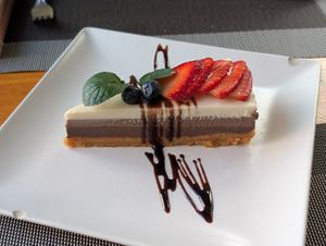 Tarta 3 Chocolates at Hicuri in Granada