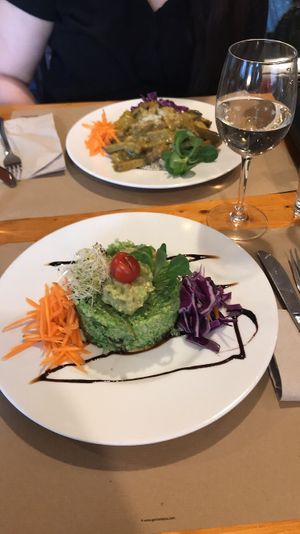 Green salad at Hicuri in Granada