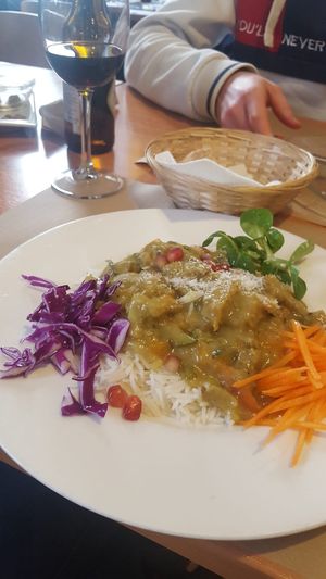 Oriental seitan with curry and veggies from the day menu at Hicuri in Granada