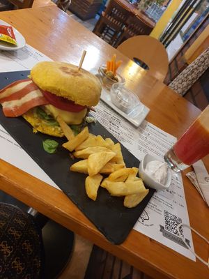 Hicuri burger at Hicuri in Granada
