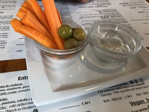 Aperitivo at Hicuri in Granada