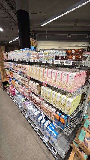 Milk drinks at EkoPlaza - Amsterdamsestraatweg in Utrecht