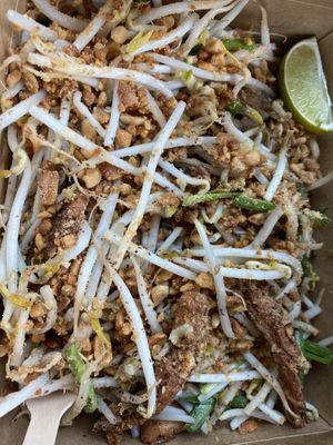 Pad Thai with Seitan Chickn 🤤 at Screaming Carrots in Hallandale Beach