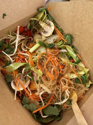 This spicy salad was very good  at Screaming Carrots in Hallandale Beach