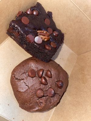   at Screaming Carrots in Hallandale Beach