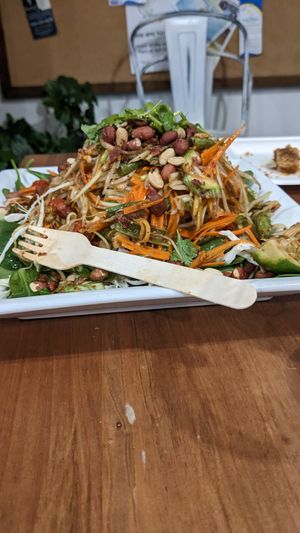Papaya salad at Screaming Carrots in Hallandale Beach