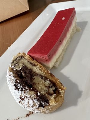   at Screaming Carrots in Hallandale Beach