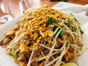 pad-thai at Screaming Carrots in Hallandale Beach