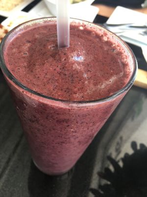 delicious smoothie - it had dates (I can't remember the name) at Screaming Carrots in Hallandale Beach