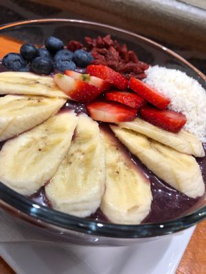 acai bowl at Screaming Carrots in Hallandale Beach