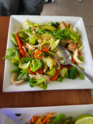 Tofu stir fry at Screaming Carrots in Hallandale Beach
