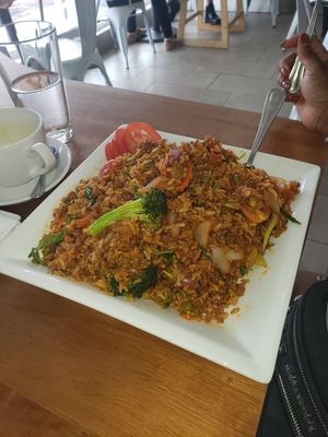 Vegetable fried rice with tempeh at Screaming Carrots in Hallandale Beach