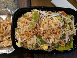 Catering dish of Pad Thai at Screaming Carrots in Hallandale Beach