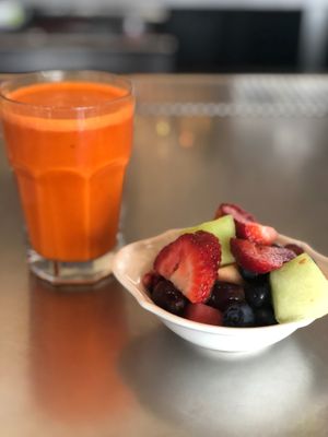 Fresh Squeezed Carrot Juice and fruit at Wishbone Restaurant in Chicago