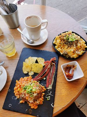 Jacket potatoes with cheese and beans + bacon, mac'n' cheese at Seaside Kitchen in Margate