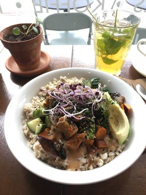 Sushi bowl at SLA - Voorstraat in Utrecht