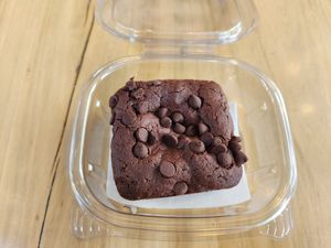 Brownie at Fruitive - Palmer Alley in Washington