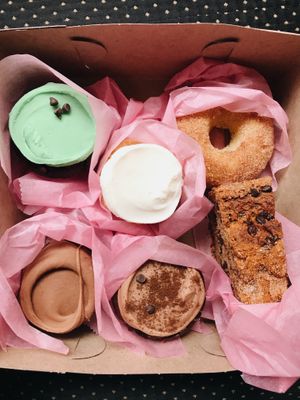 Cupcakes, banana bread, and a donut ALL VEGAN at Erin McKenna's Bakery in New York City