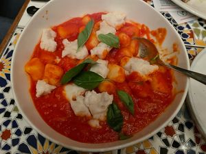   at Shop 225 Pizzeria in Pascoe Vale South