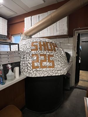   at Shop 225 Pizzeria in Pascoe Vale South