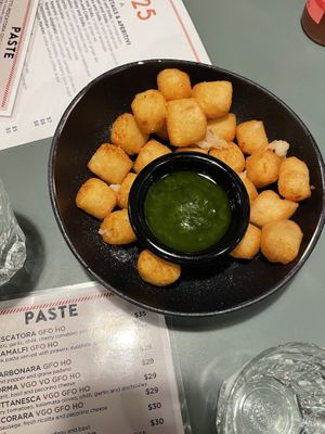   at Shop 225 Pizzeria in Pascoe Vale South